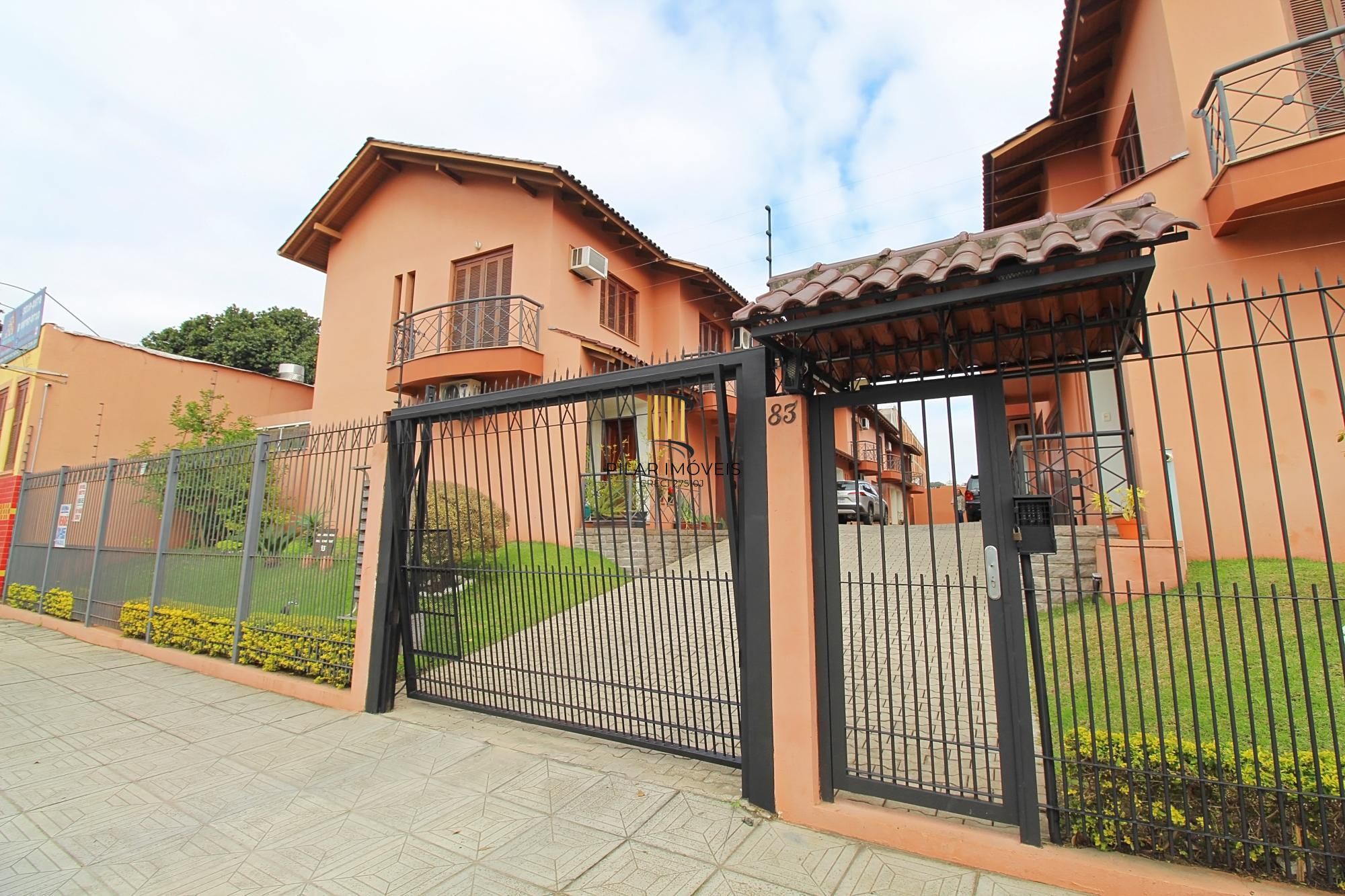 Casa em condomínio com 3 dormitórios, sendo 1 suíte com closet e sacada