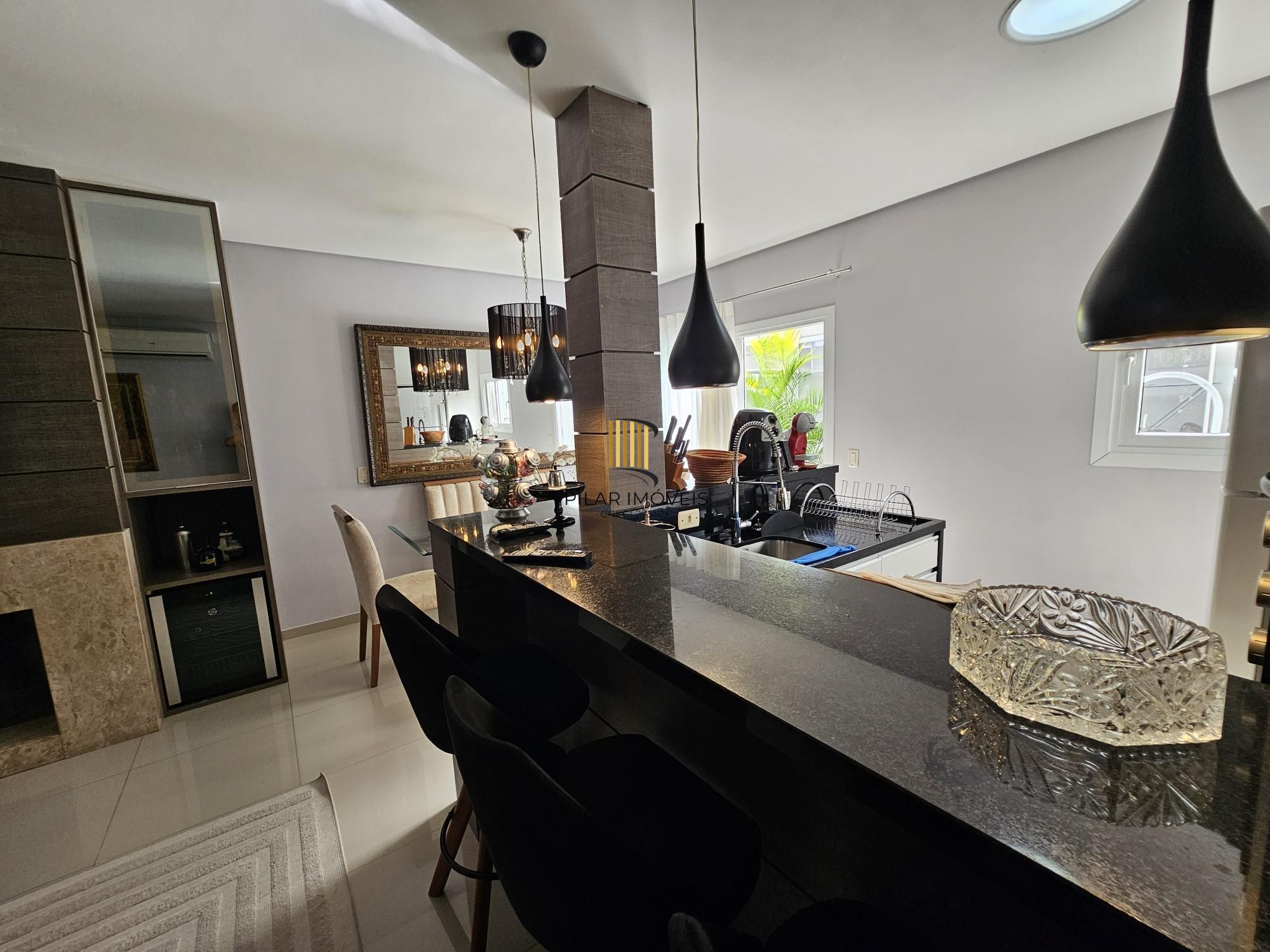 Casa 3 dormitórios no bairro Hípica