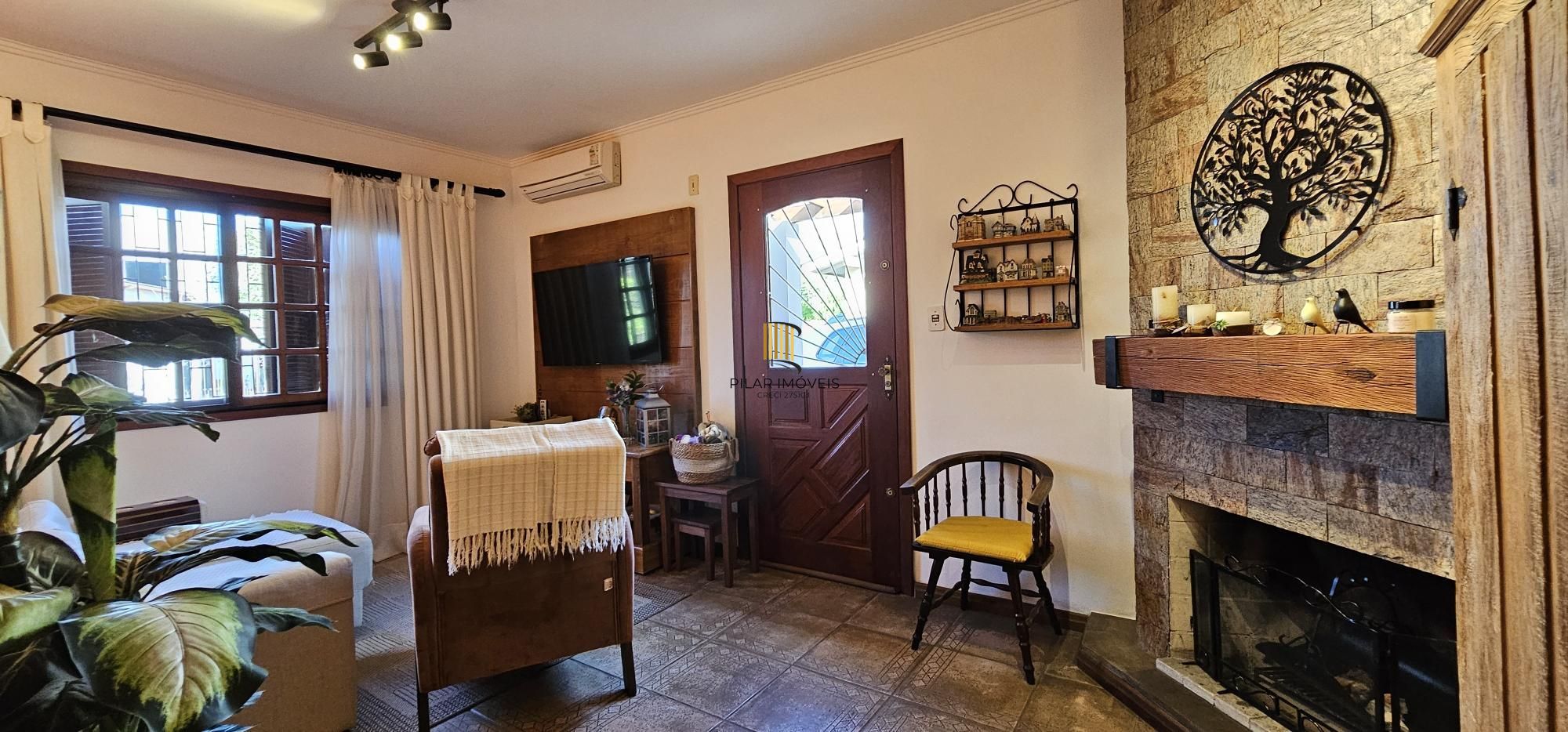 Casa de Condomínio 3 dormitórios no bairro Hípica