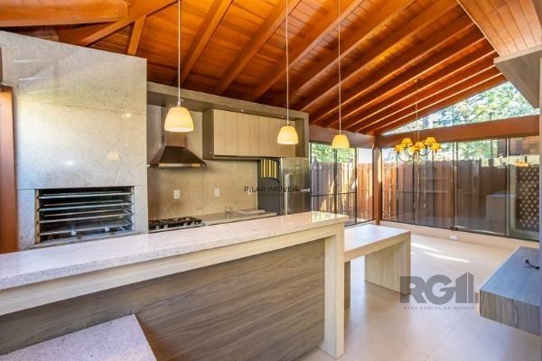 Casa Condominio em Porto Alegre, no bairro Jardim Isabel, com 3 dormitório(s), à venda.