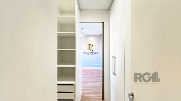 No Lagos de Nova Ipanema, residência com 3 dormitório(s), e 3 banheiros, à venda.