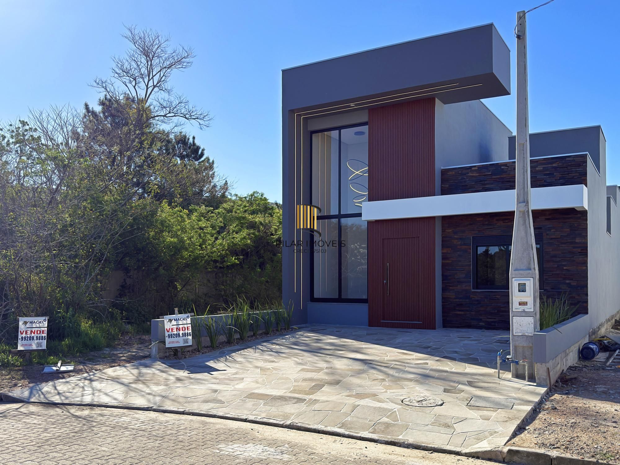 Residência  com 3 suítes no Lagos de Nova Ipanema