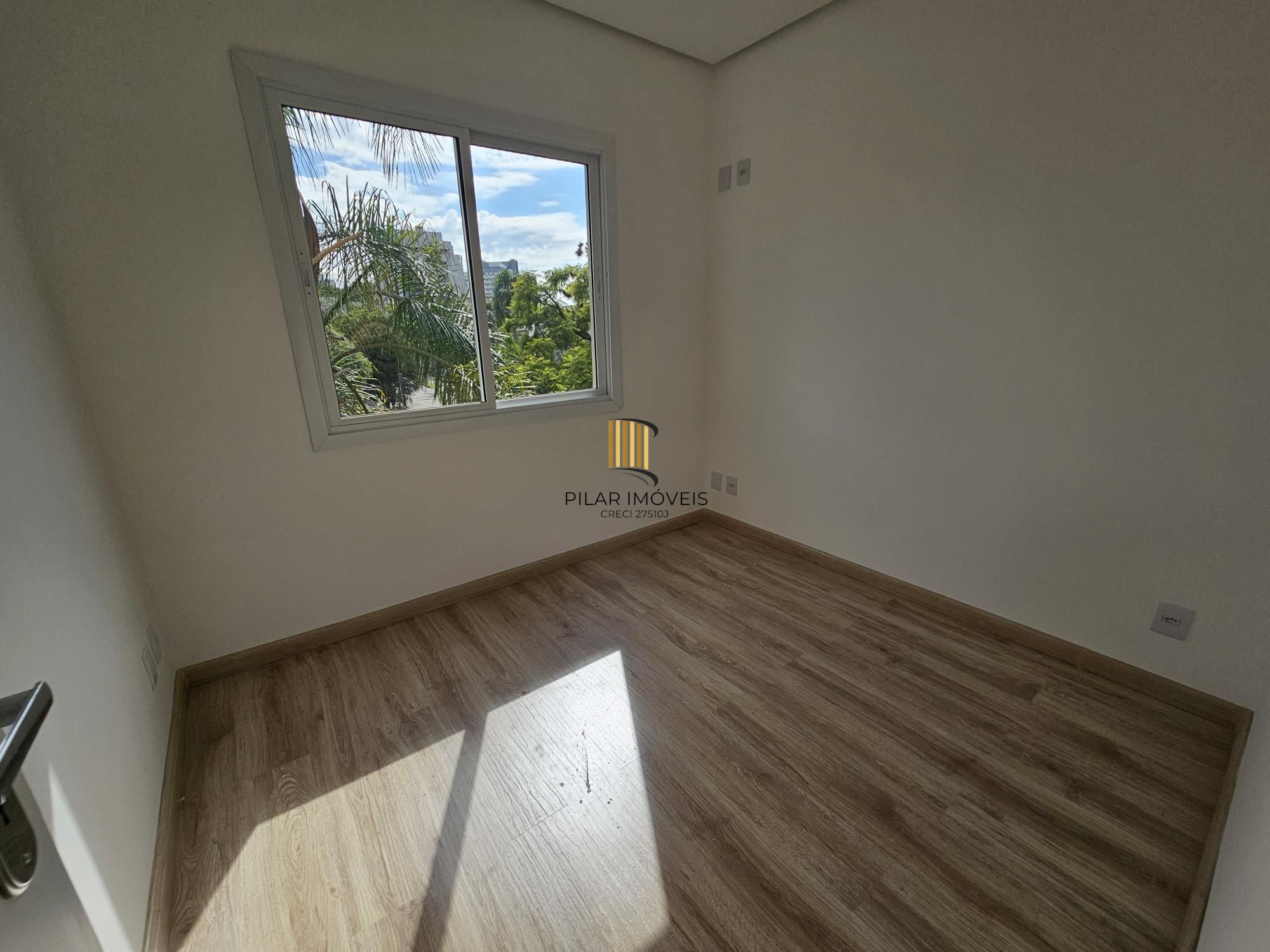 Casa de Condomínio 3 dormitórios no bairro Glória