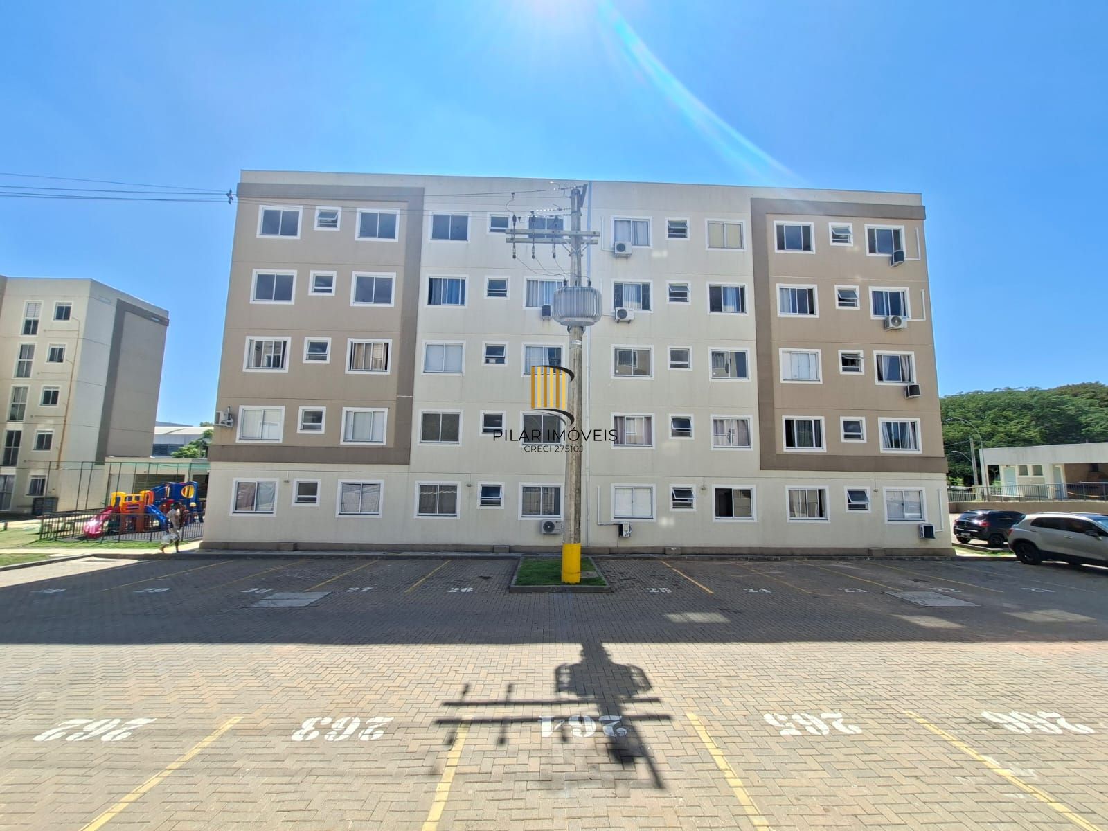 Apartamento de 02 dormitorios com vaga de garagem no bairro Cavalhada- VENDA!!