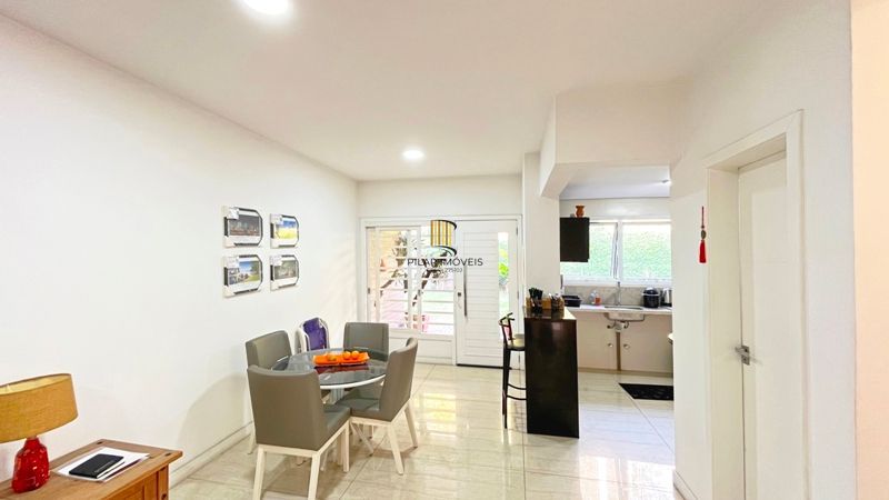 Casa de Condomínio 4 dormitórios no bairro Praia de Belas