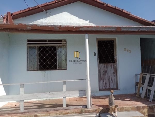 Casa em Porto Alegre, no bairro Passo das Pedras, com 2 dormitório(s), e 2 banheiros, à venda.