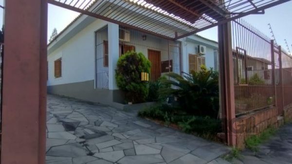 Casa 3 dormitórios no bairro Nonoai - Pilar Imóveis
