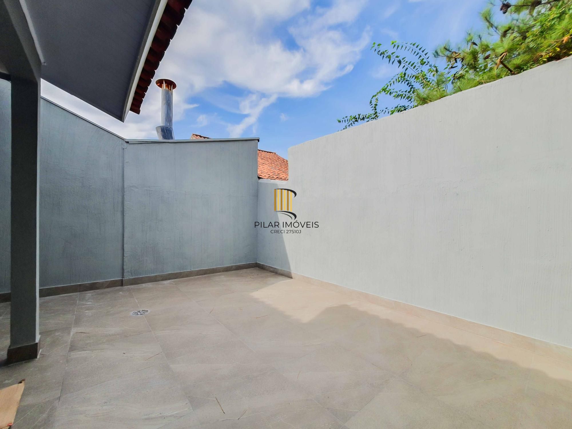 No bairro Hípica residência térrea com 2 dormitórios