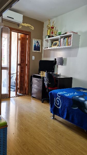 Casa para Venda - 177m², 3 dormitórios, sendo 1 suites, 2 vagas - Hípica