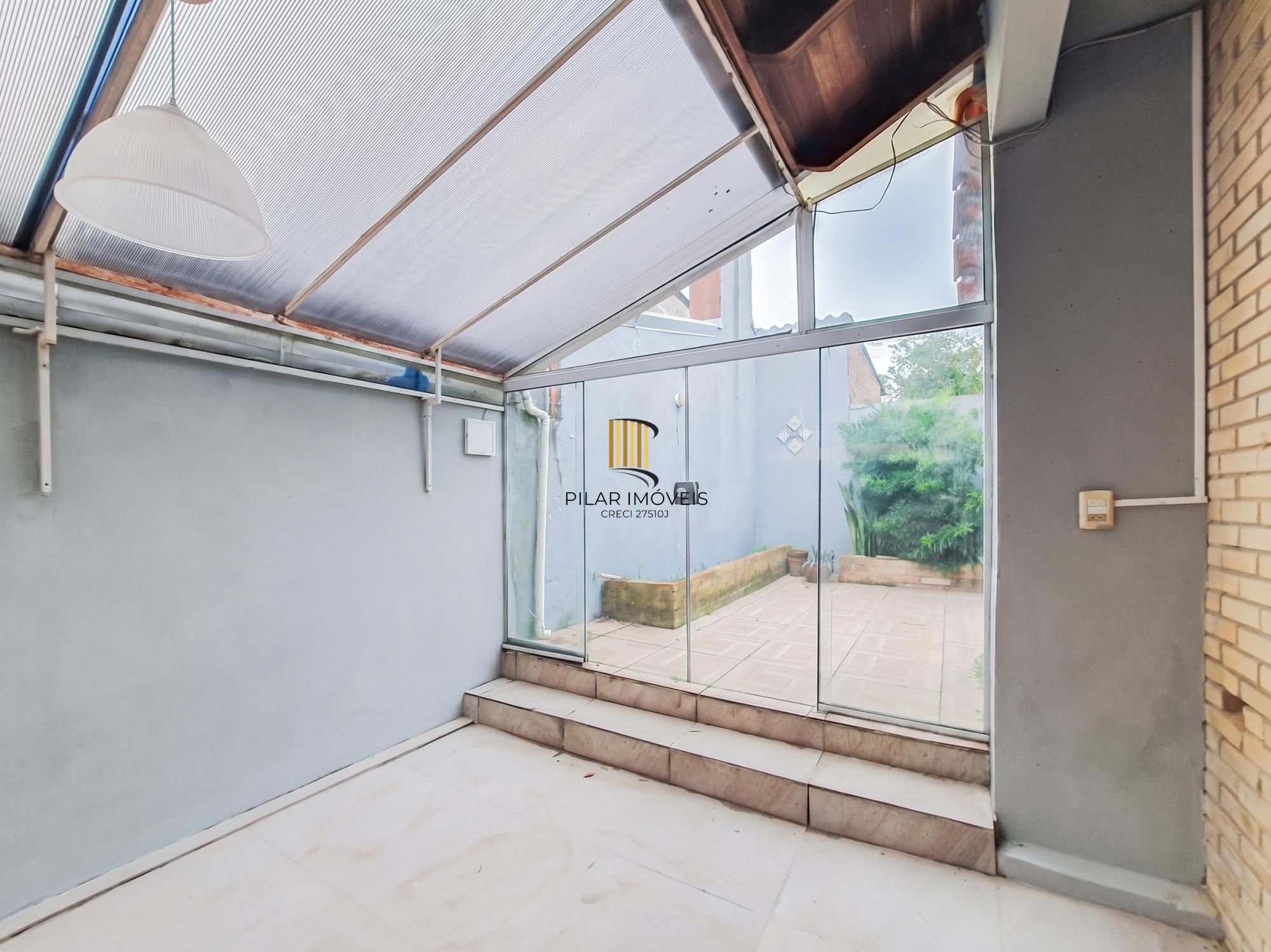 Casa com piscina para Venda - 189.91m², 3 dormitórios, sendo 1 suítes, 2 vagas - Hípica