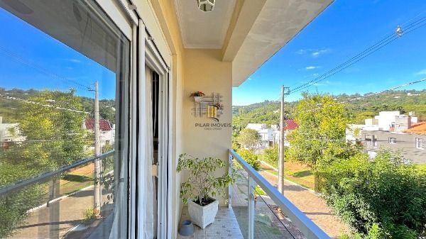Casa Condominio em Porto Alegre, no bairro Vila Nova, com 3 dormitório(s), e 3 banheiros, à venda.