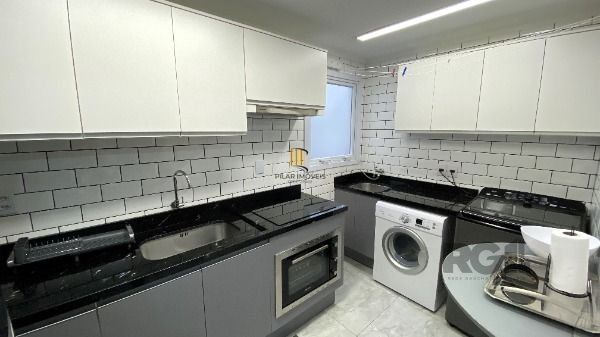 Apartamento em Porto Alegre, no bairro Cristal, com 1 dormitório(s), e 1 banheiros, à venda.