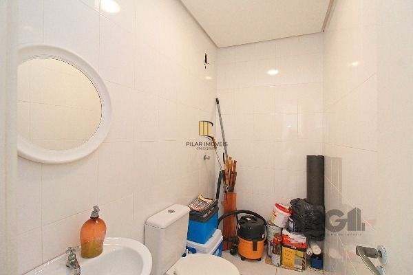 Casa em Porto Alegre, no bairro Hípica, com 3 dormitório(s), e 3 banheiros, à venda.