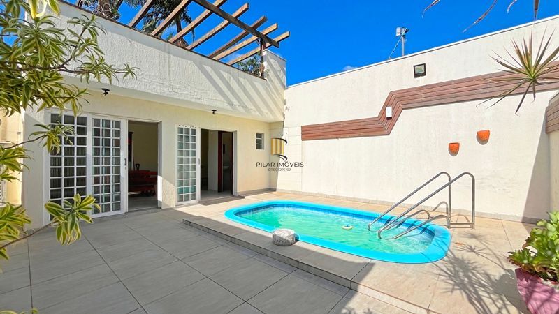 Casa 3 dormitórios no bairro Ipanema