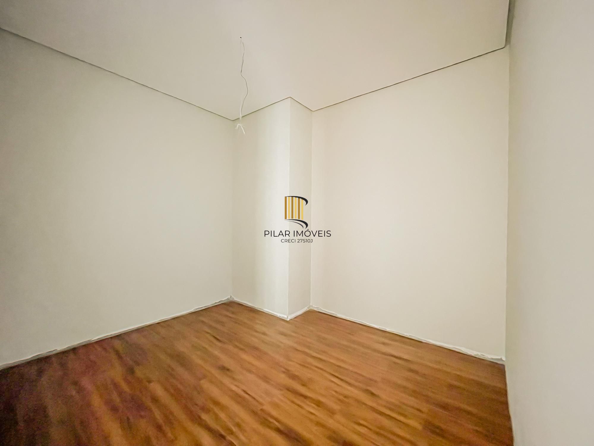 No Mirante do Lago, excelente residência com 3 suítes