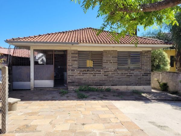 Casa em Santa Maria, no bairro São José, com 4 dormitório(s), e 4 banheiros, à venda.