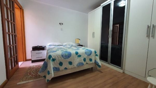 Casa para Venda - 120m², 3 dormitórios, 2 vagas - Hípica