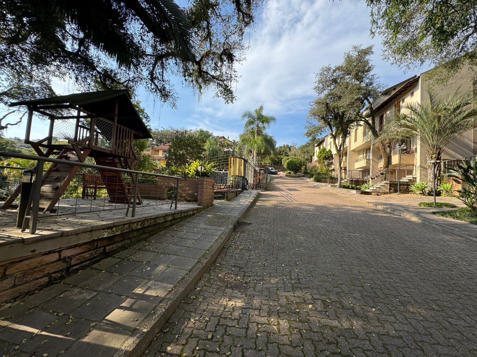 Casa em Condomínio no Jardim Isabel com 270m², 3 dormitórios, 4 vagas