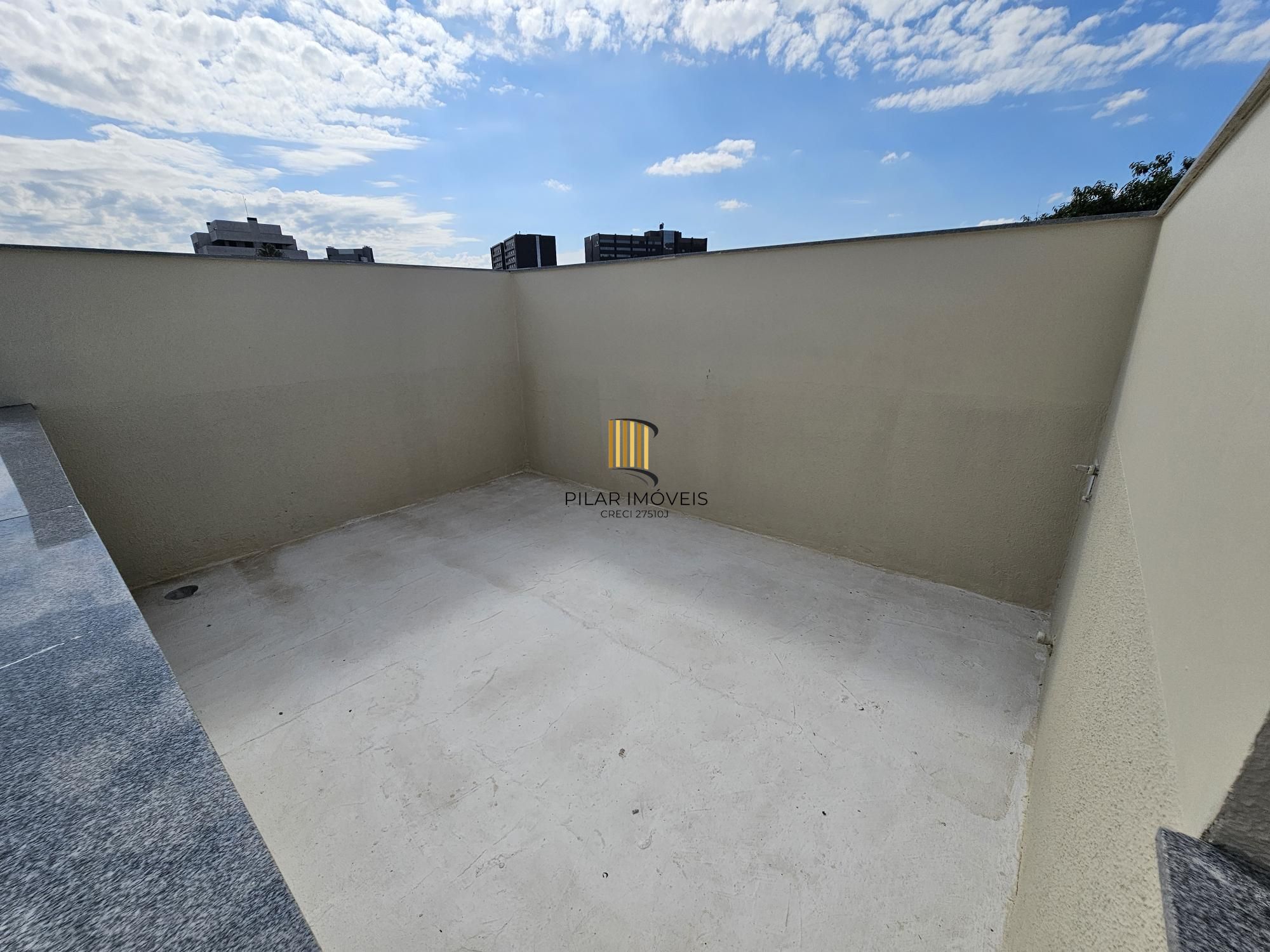 Casa de Condomínio 3 dormitórios no bairro Glória