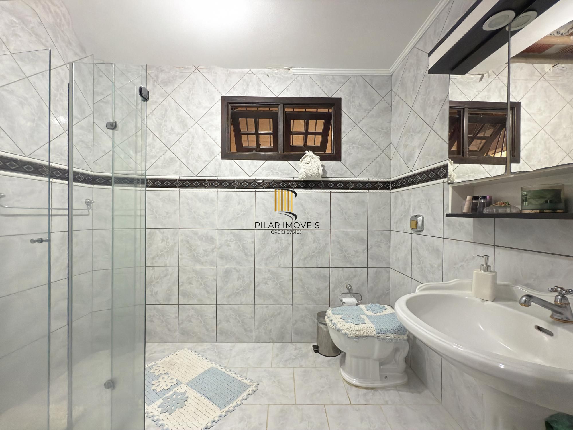 Excelente sobrado com 255 m² de área privativa 3 dormitórios com opção do 4 dormitórios