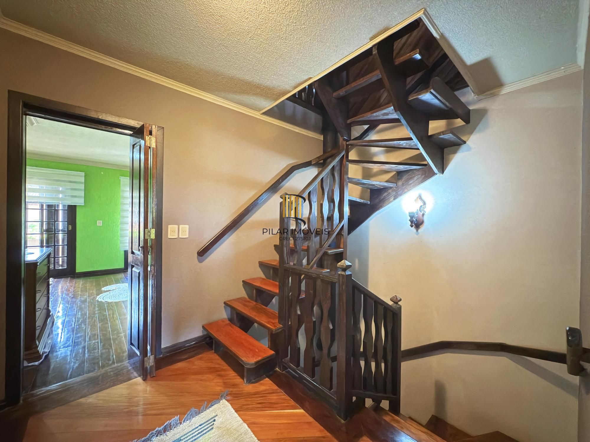 Excelente sobrado com 255 m² de área privativa 3 dormitórios com opção do 4 dormitórios