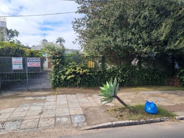 Terreno em Porto Alegre, no bairro Cavalhada, à venda.