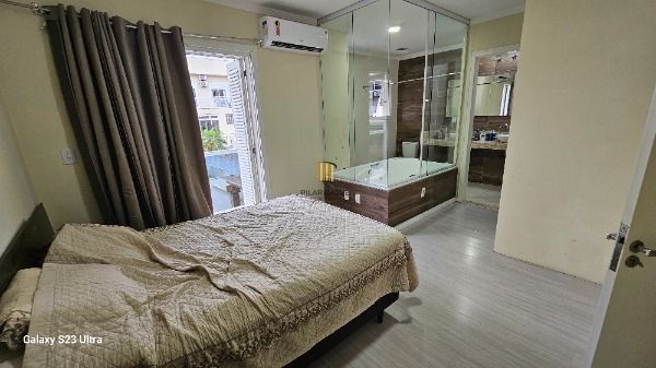 Casa em Porto Alegre, no bairro Hípica, com 3 dormitório(s), e 3 banheiros, à venda.