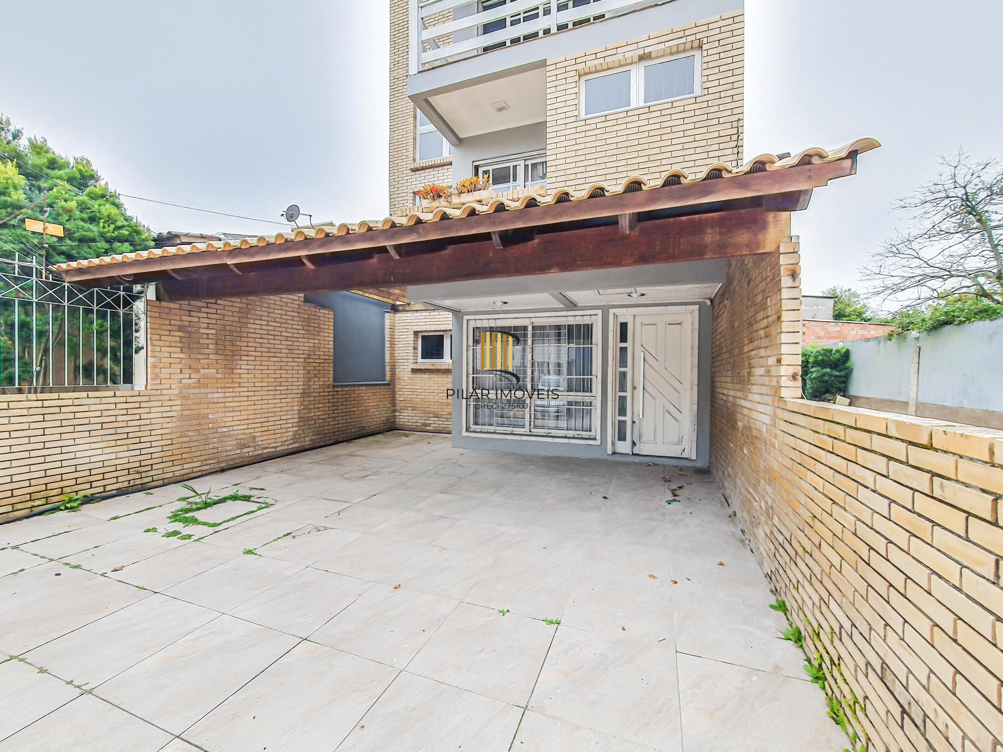 Casa com piscina para Venda - 189.91m², 3 dormitórios, sendo 1 suítes, 2 vagas - Hípica