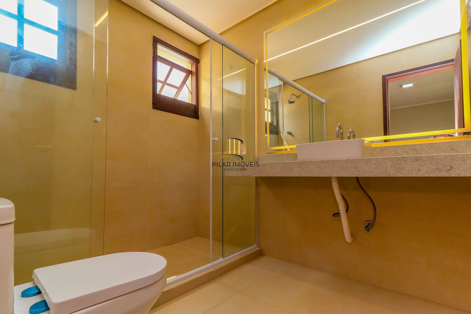 Excelente residência com 4 dormitórios