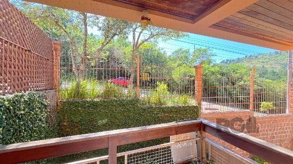 Casa Condominio em Porto Alegre, no bairro Espírito Santo, com 3 dormitório(s), e 3 banheiros, à venda.