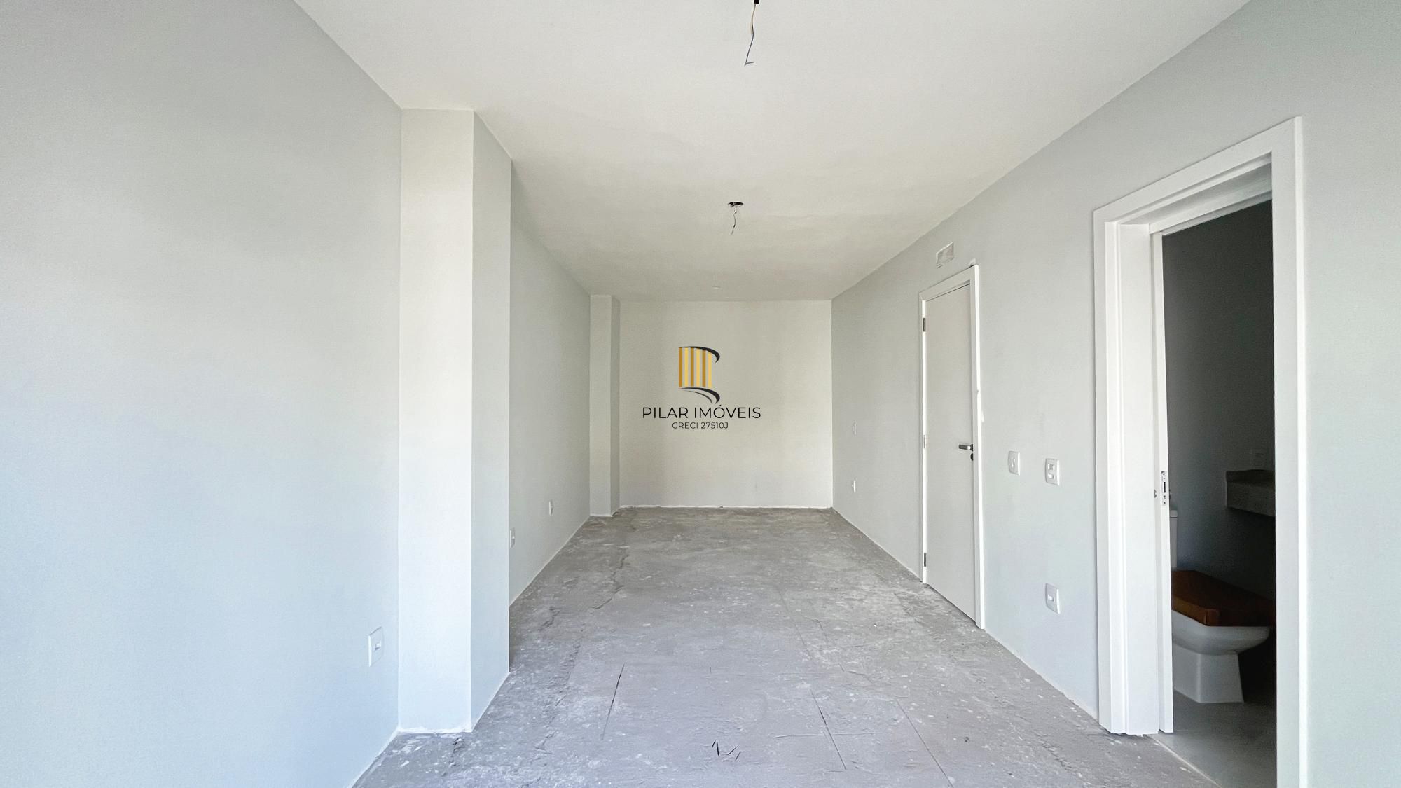 Casa 4 dormitórios( 1 dorm térreo) no Condomínio Villa Amalfi, na zona sul de Porto Alegre.