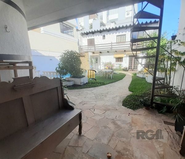 Casa Comercial em Porto Alegre, no bairro Tristeza, à venda.