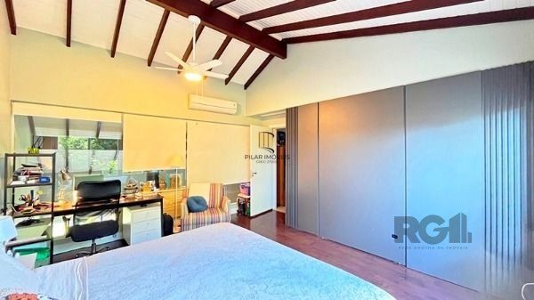 Casa em Porto Alegre, no bairro Hípica, com 3 dormitório(s), e 3 banheiros, à venda.