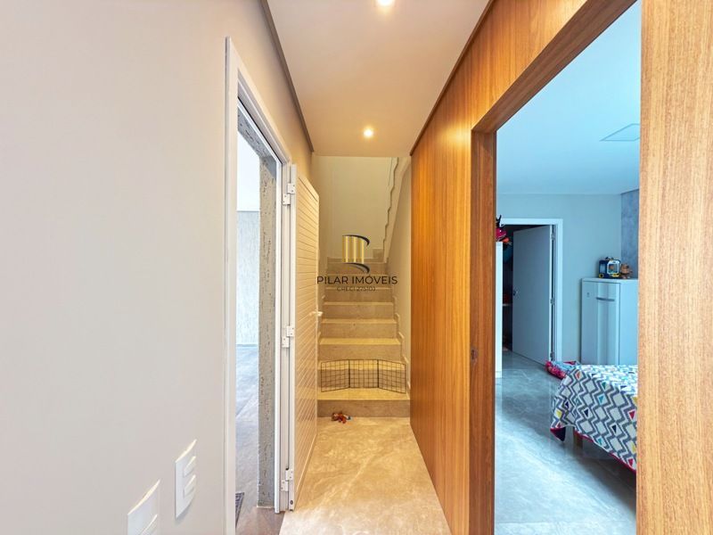 Casa 4 dormitórios no bairro Camaquã