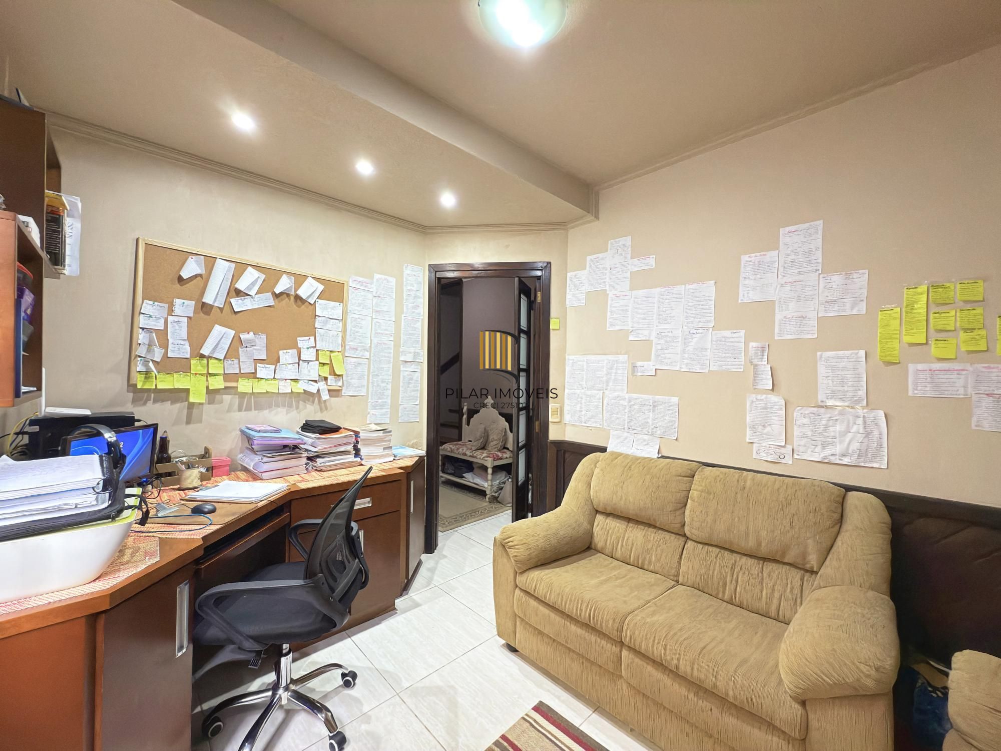 Excelente sobrado com 255 m² de área privativa 3 dormitórios com opção do 4 dormitórios