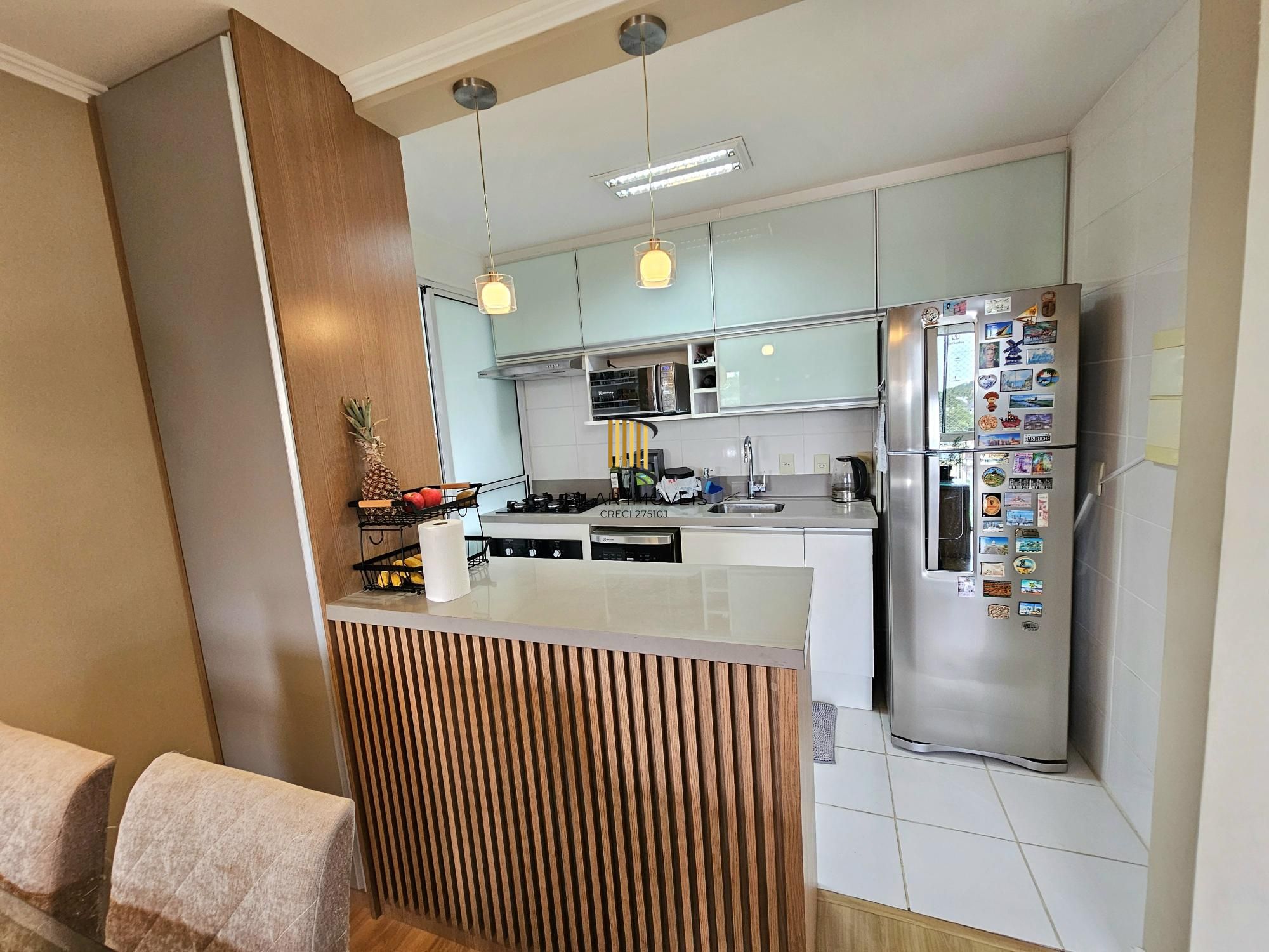 Lindo apartamento 2 dorm com suite e churrasqueira no bairro Cristal!