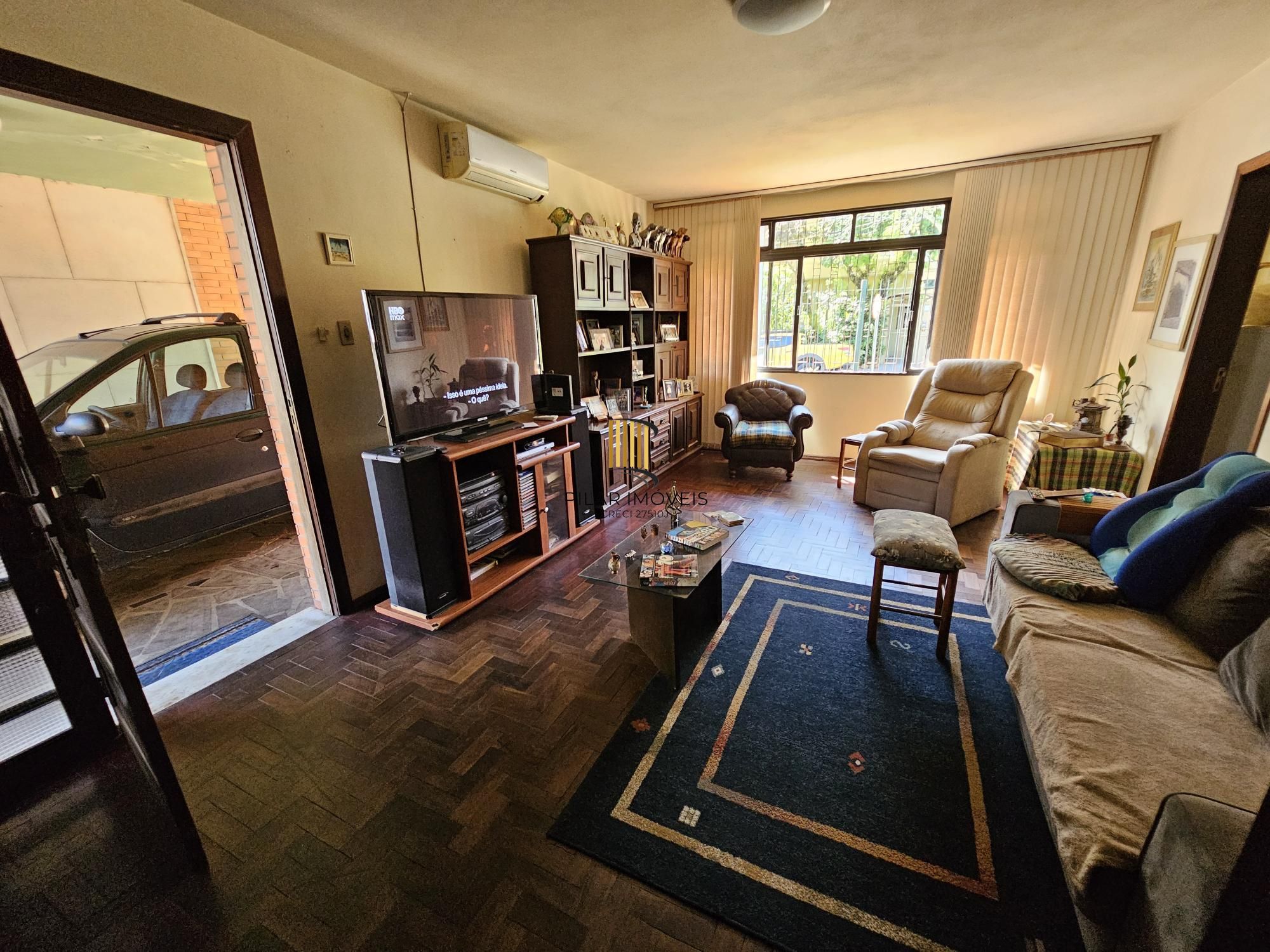 Casa térrea no coração do bairro Tristeza com terreno de 840,00m² excelente localização, ideal para construtoras.