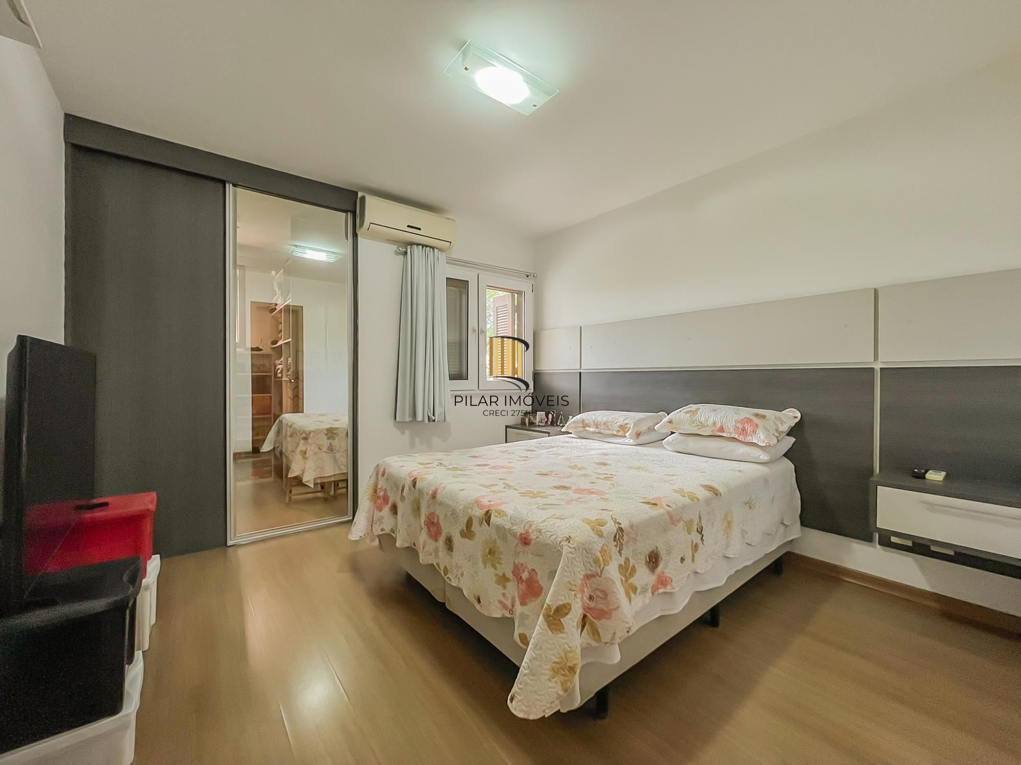 Casa 3 suítes com piscina em condomínio alto padrão na zona sul de Porto Alegre !