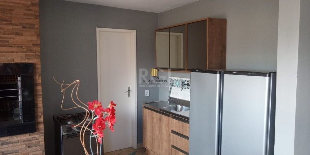 Apartamento 2 dormitórios e 1 vaga.