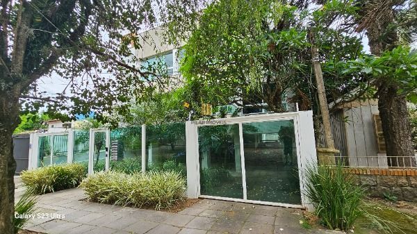 Apartamento em Porto Alegre, no bairro Chácara das Pedras, com 2 dormitório(s), e 2 banheiros, à venda.