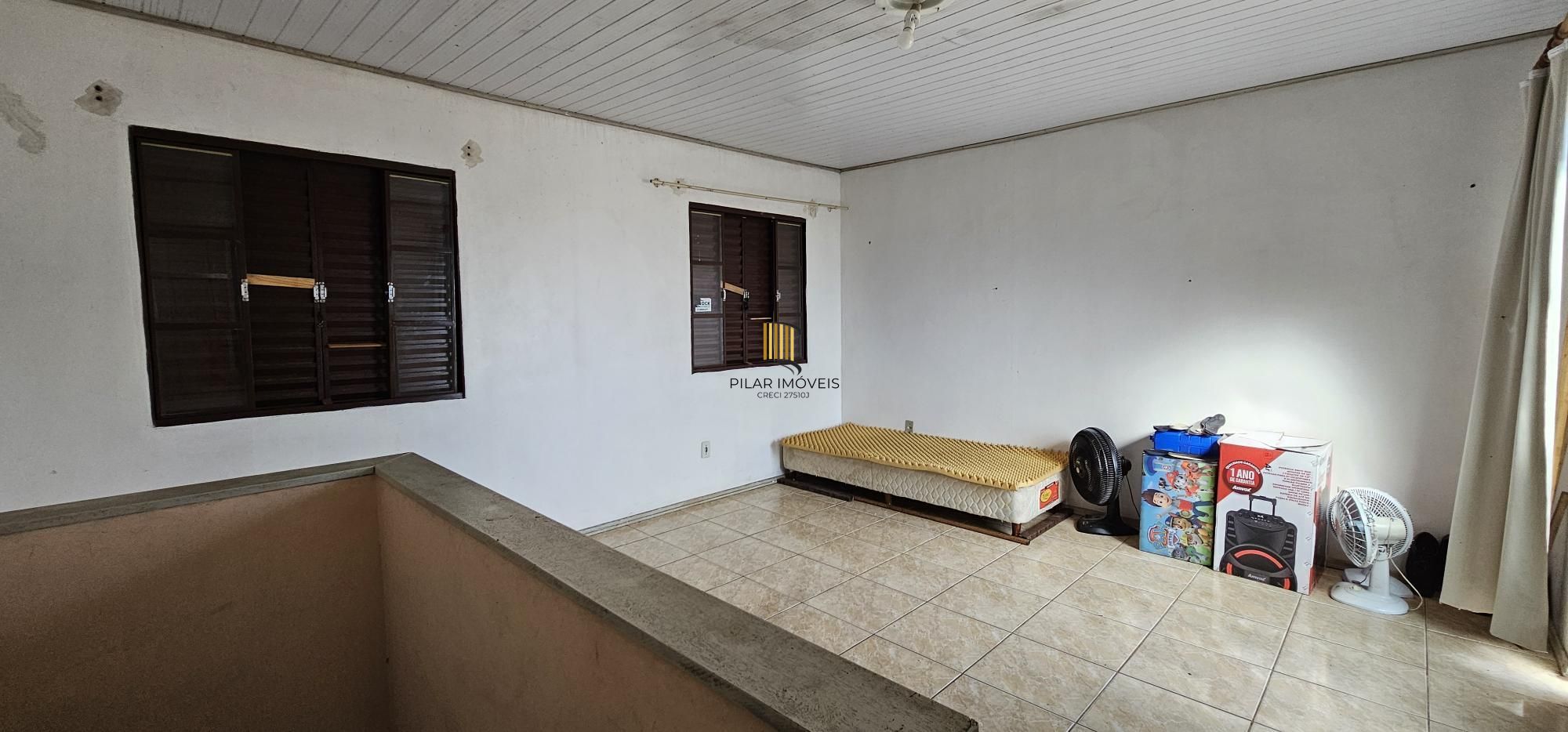 Casa 3 dormitórios no bairro Hípica