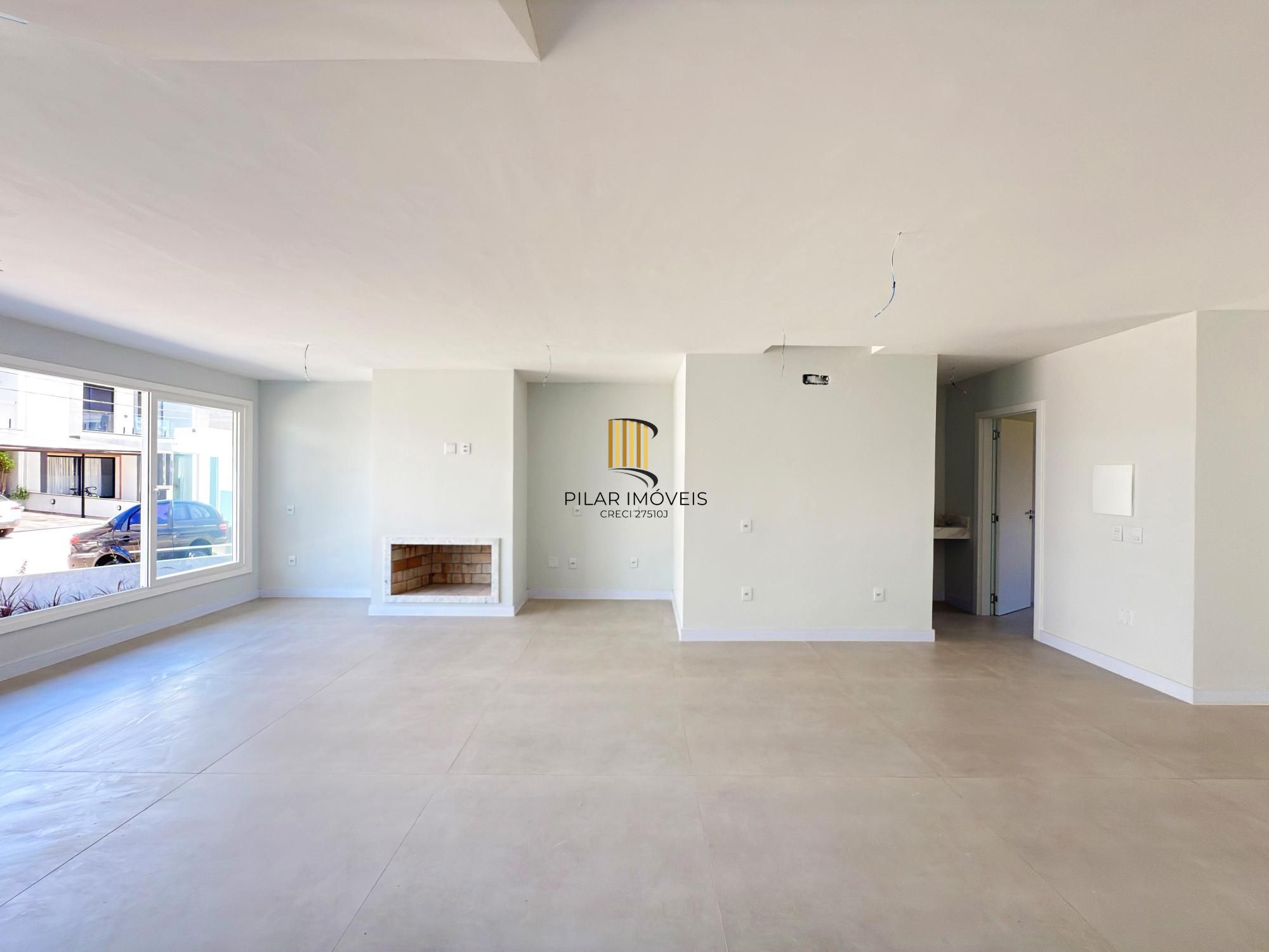 Casa 4 dormitórios( 1 dorm térreo) no Condomínio Villa Amalfi, na zona sul de Porto Alegre.