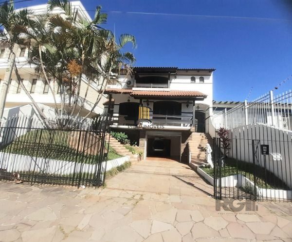 Casa Comercial em Porto Alegre, no bairro Tristeza, à venda.