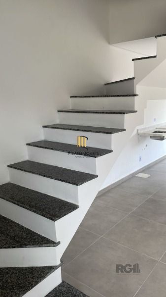 Casa Condominio em Porto Alegre, no bairro Campo Novo, com 3 dormitório(s), à venda.