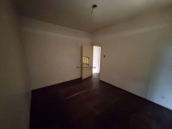 Casa 4 dormitórios no bairro Camaquã