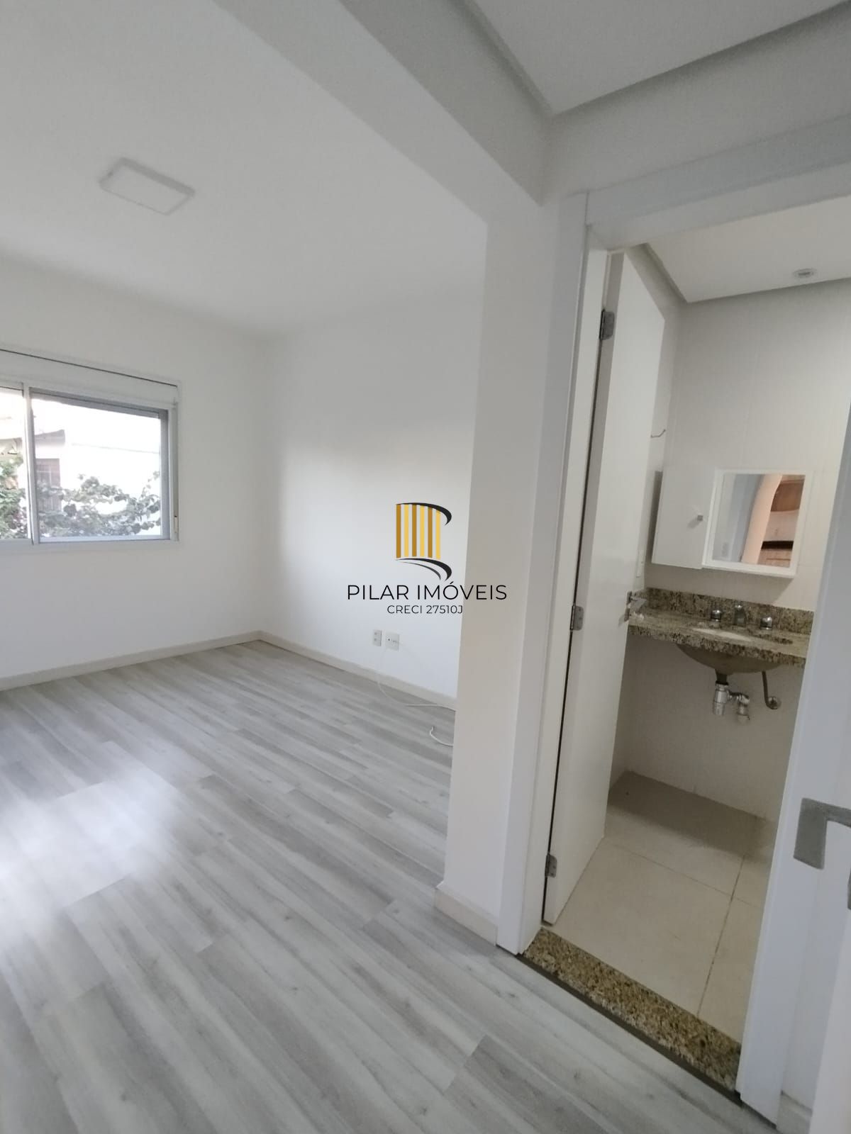 Apartamento, 2 quartos, com 01 suíte, bem localizado, bairro Tristeza.