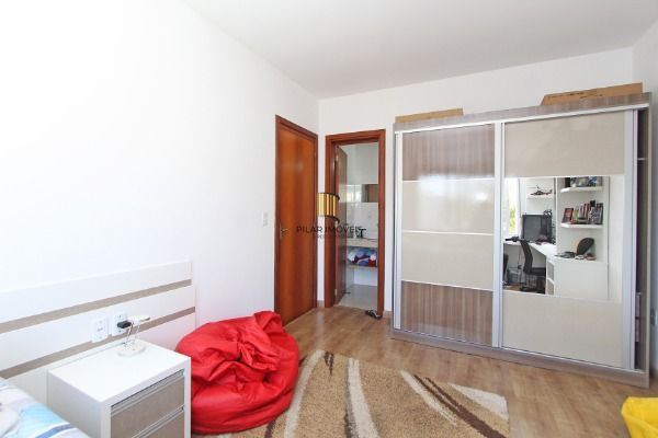 Casa para Venda - 236m², 5 dormitórios, sendo 4 suites, 2 vagas - Lagos De Nova Ipanema