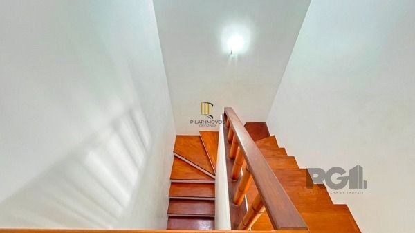 Casa em Porto Alegre, no bairro Hípica, com 3 dormitório(s), e 3 banheiros, à venda.