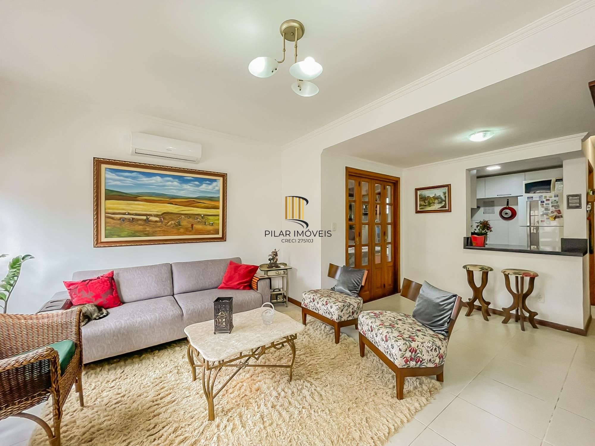 Casa 3 dormitórios no bairro Hípica