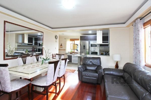 Casa em Porto Alegre, no bairro Belém Novo, com 3 dormitório(s), e 3 banheiros, à venda.